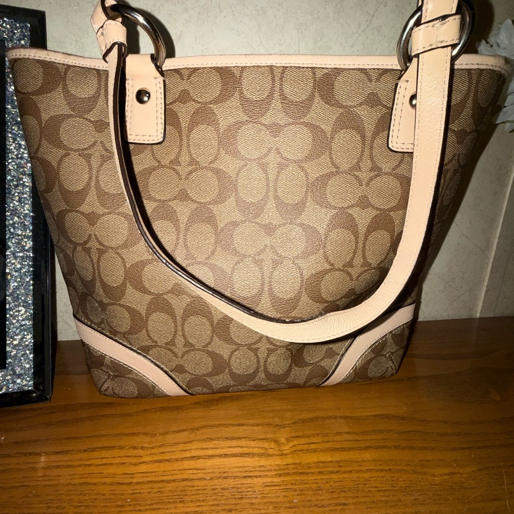 Coach handbag - Picture 2 of 6